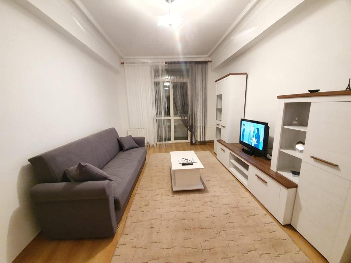 Central Apartaments Of Stefan Cel Mare Boulevard In Chisinau Exterior foto