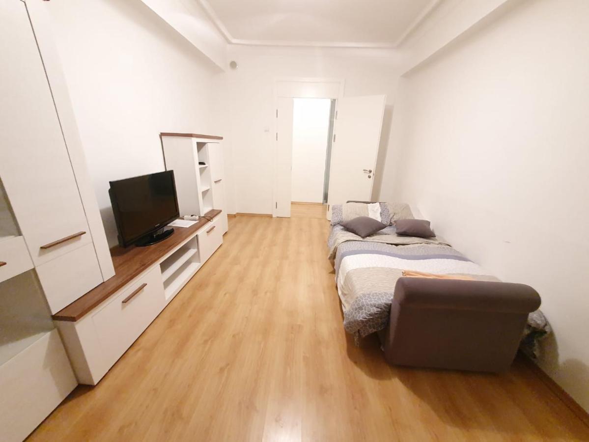 Central Apartaments Of Stefan Cel Mare Boulevard In Chisinau Exterior foto